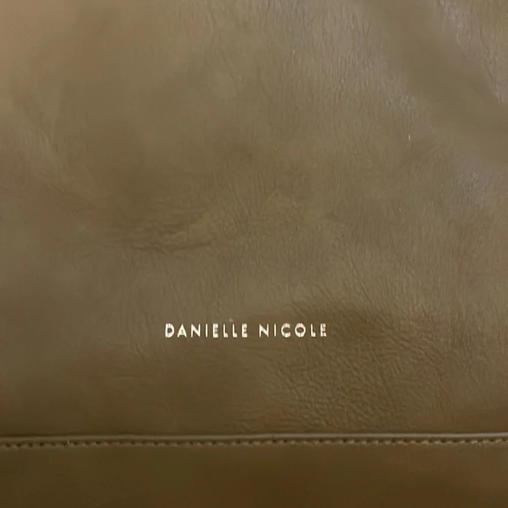 Danielle Nicole Tote - Picture 3 of 8